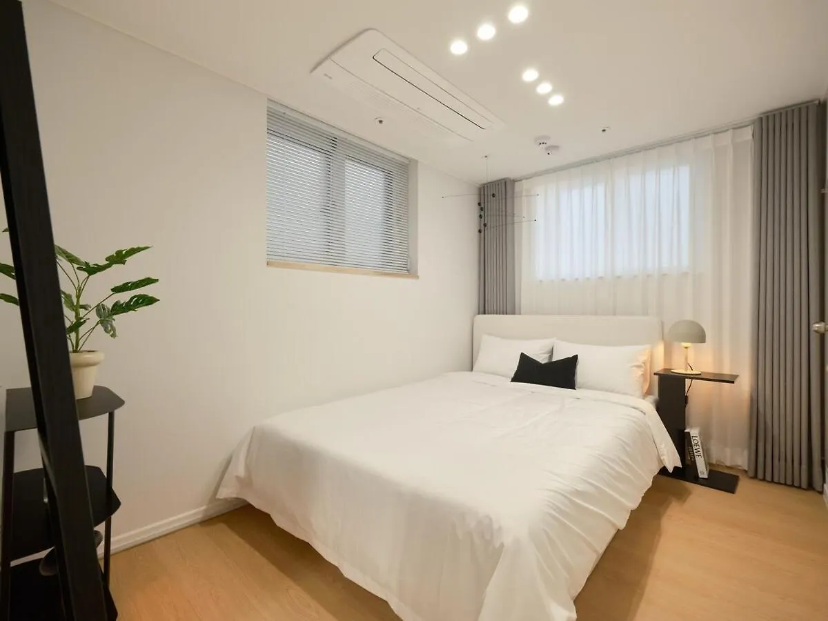 Apartment Cheonho 1 Minute Stay #New Construction #Two-Room #Kspo #Lotte Tower #Jamsil #Olympic Park #Asan Hospital Seoul South Korea